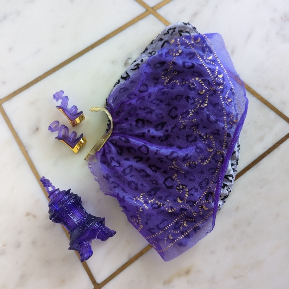 Other - 13 wishes Clawdeen lot